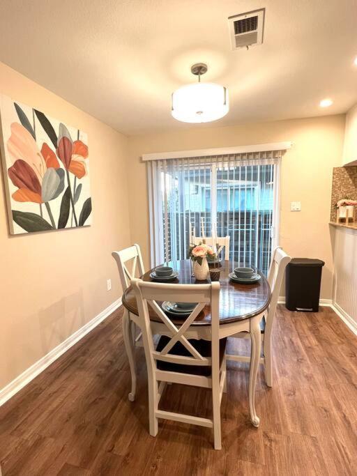 Lovely 2 Bedroom/2 Bath Houston, Heights/Galleria Bagian luar foto